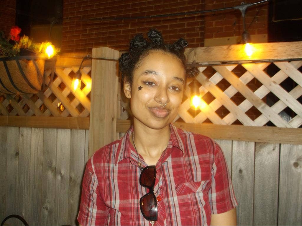 Looking for female/nb roommate