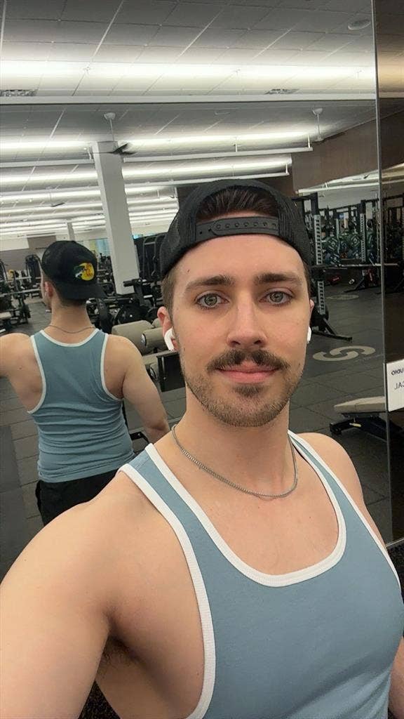 Looking for Roommate. LGBT friendly