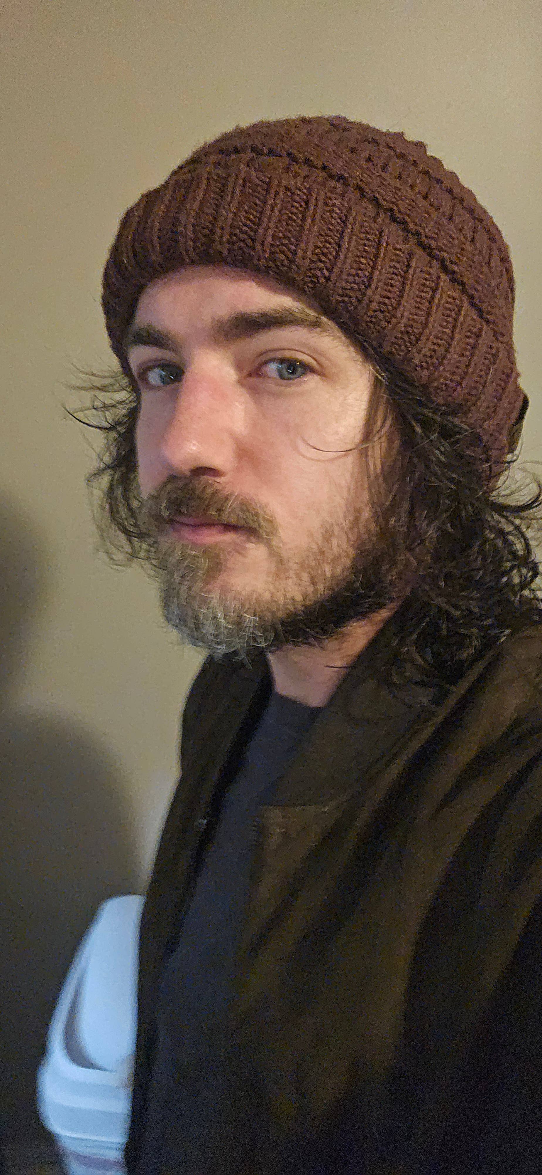 38, M looking for a room for rent