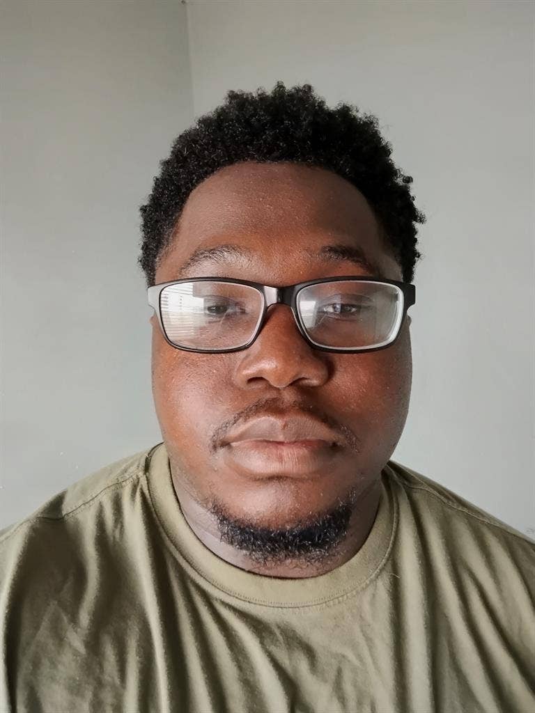 Looking for a room around AUG-SEP