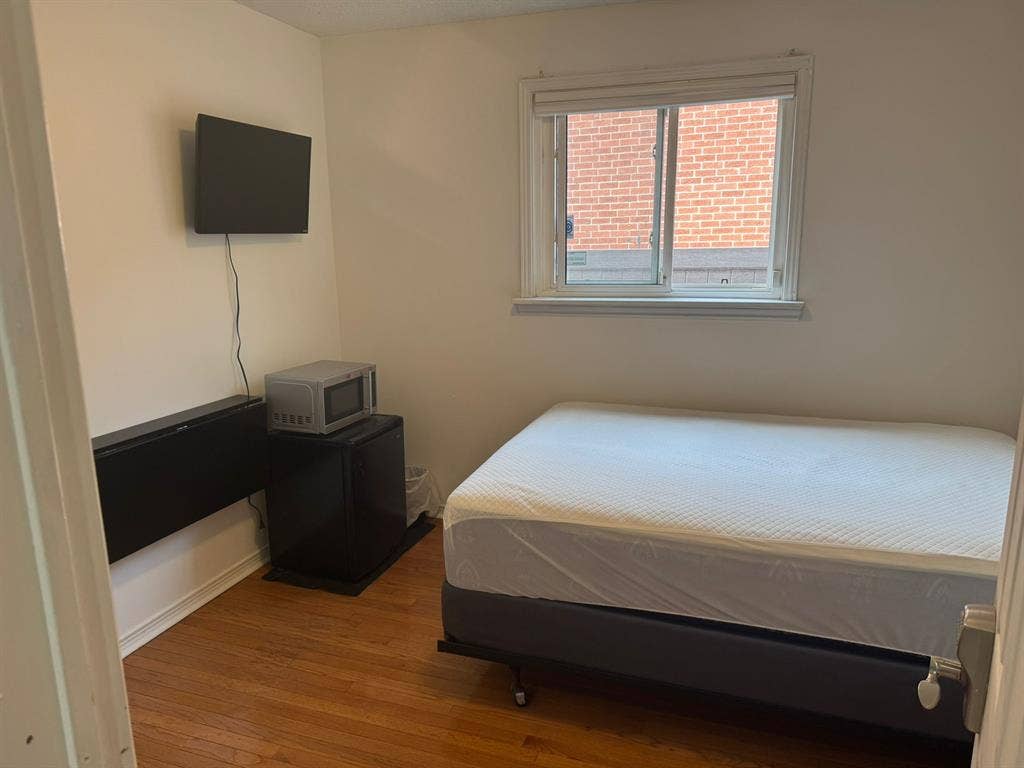 Private Room + Bathroom for Rent