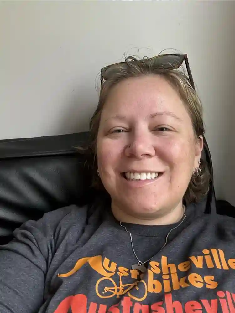 43 yo Female looking for apartment