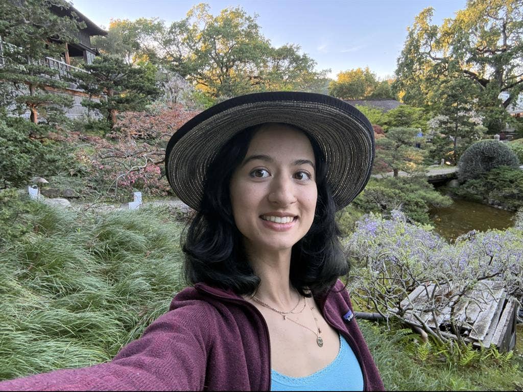 Female 21 Looking for a Roommate
