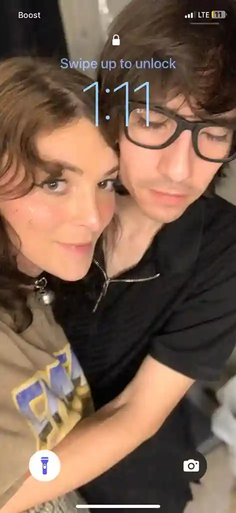 Couple looking for room (: