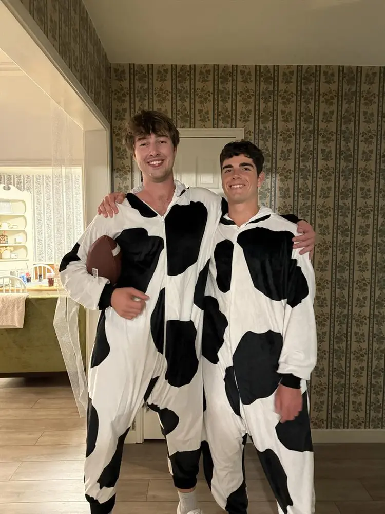 Recent grad looking for roommates!!
