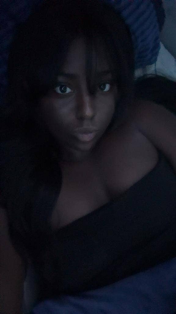 Iso female roommate near Howard cc