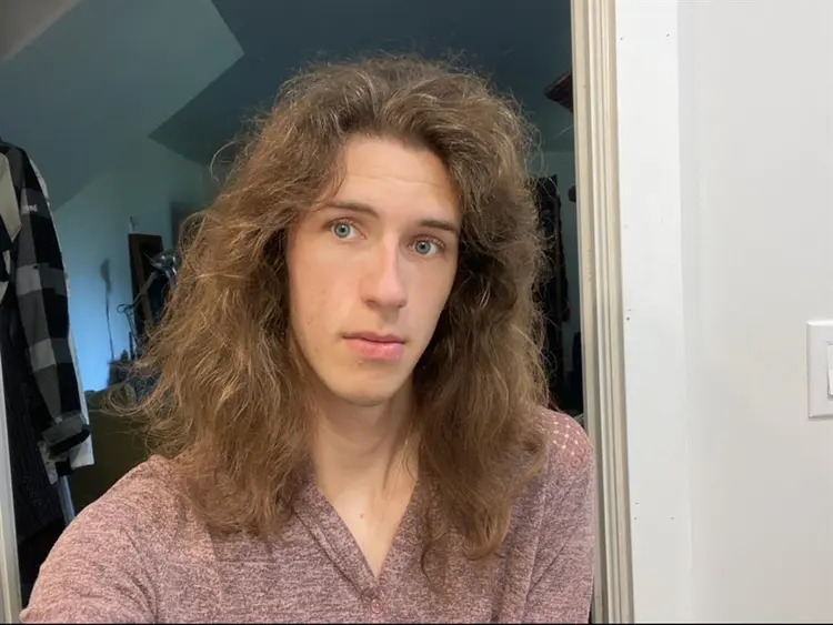 Two 20 y/o friends looking for room