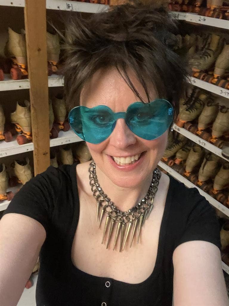 Room with me in Rat City!