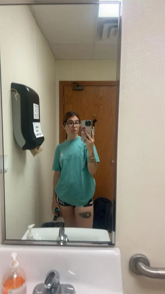 looking for a roommate
