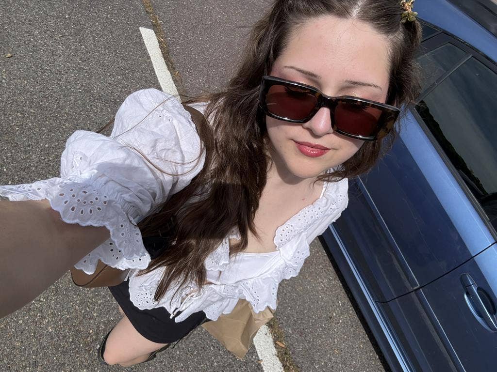 27yrs Woman seeking room
