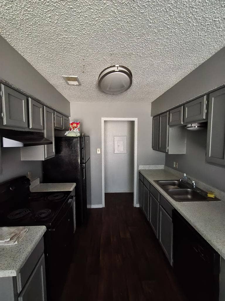 Roommate wanted
