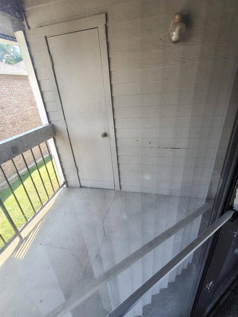 Roommate wanted