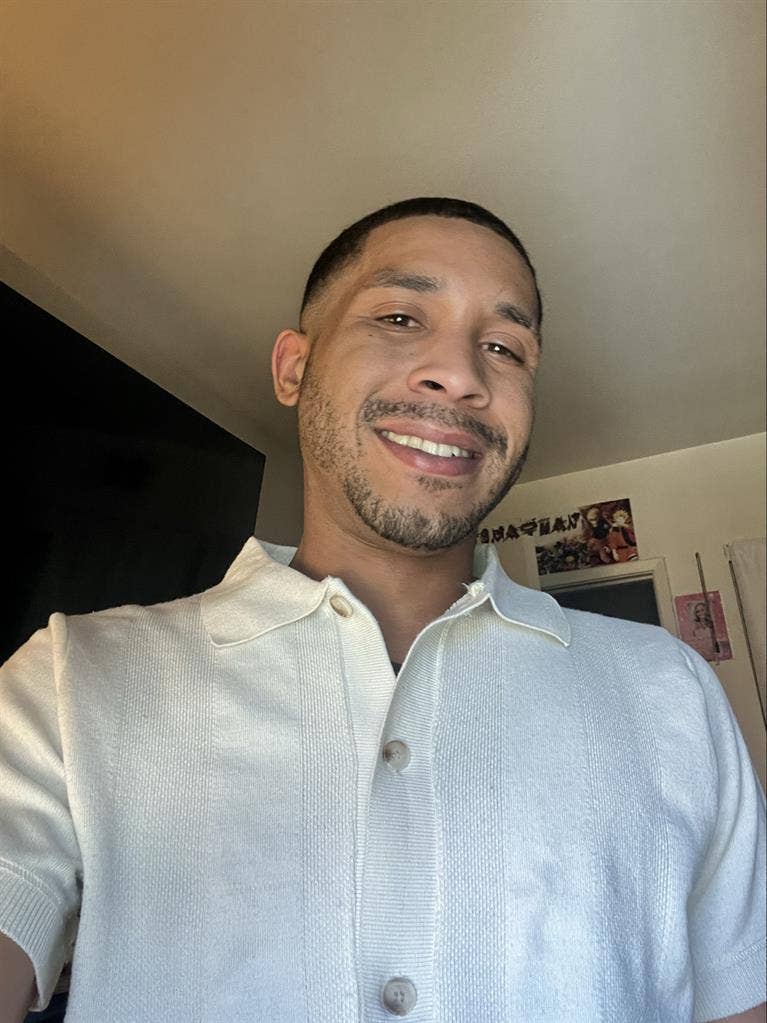Male 28yrs old Employed
