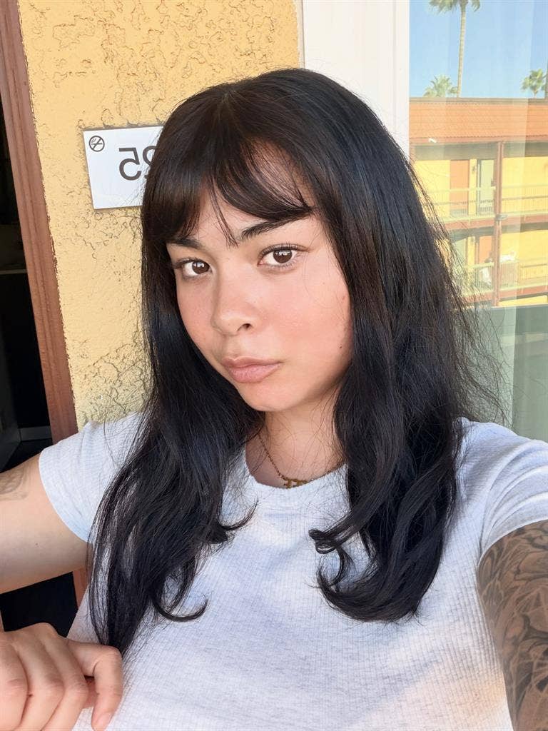Professional Woman Looking for Room