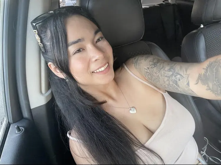 Professional Woman Looking for Room