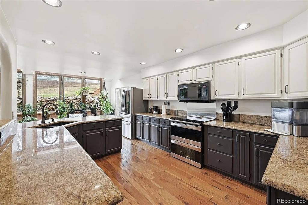 Room in a beautiful home in golden