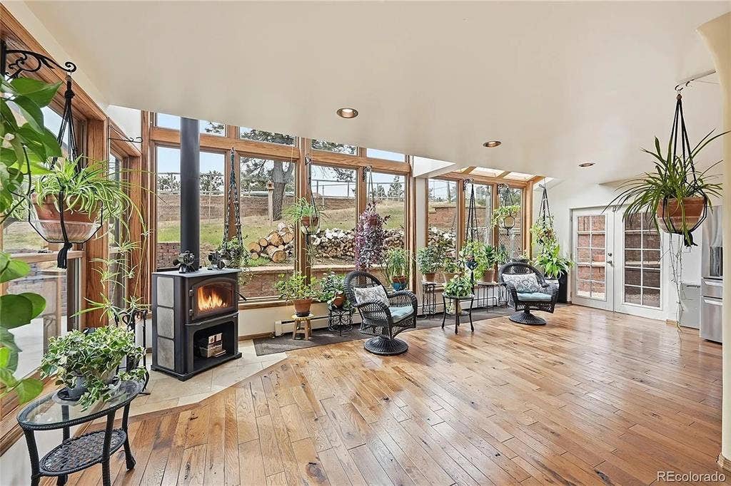Room in a beautiful home in golden