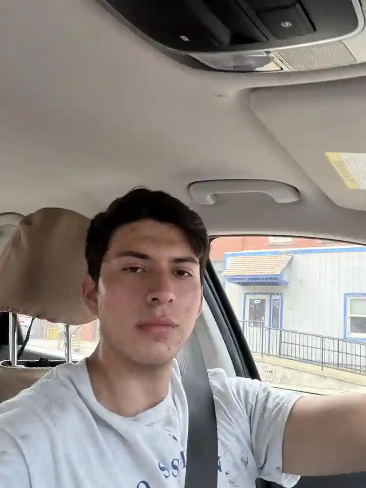 Hi my name is Walter Yupa