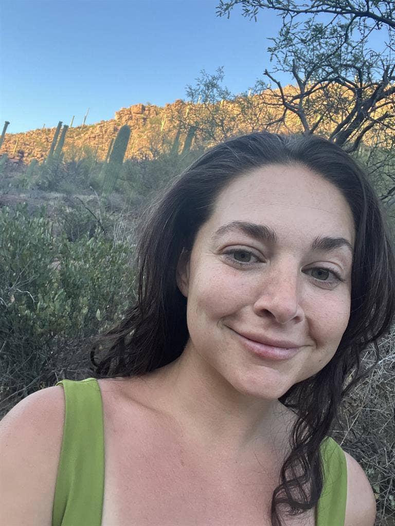 37 female WITH A CAT! Seeks room.