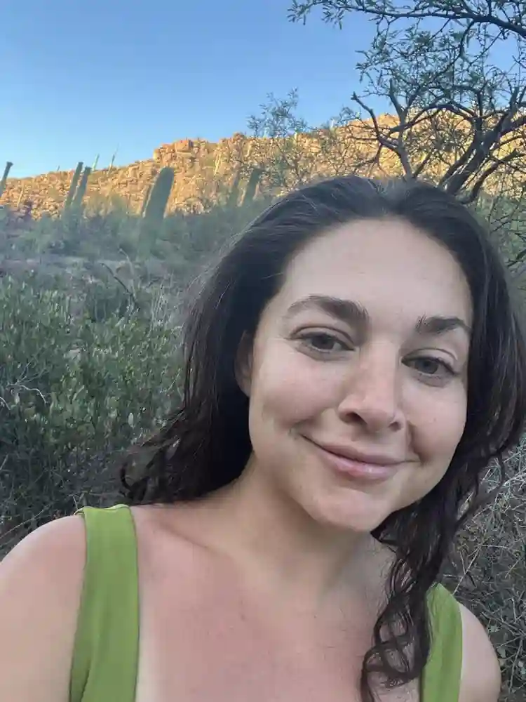 37 female WITH A CAT! Seeks room.