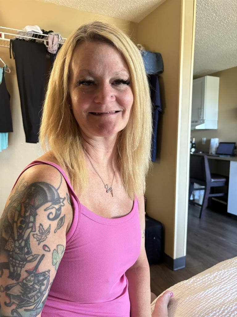 RN & Engineer looking for a roomm