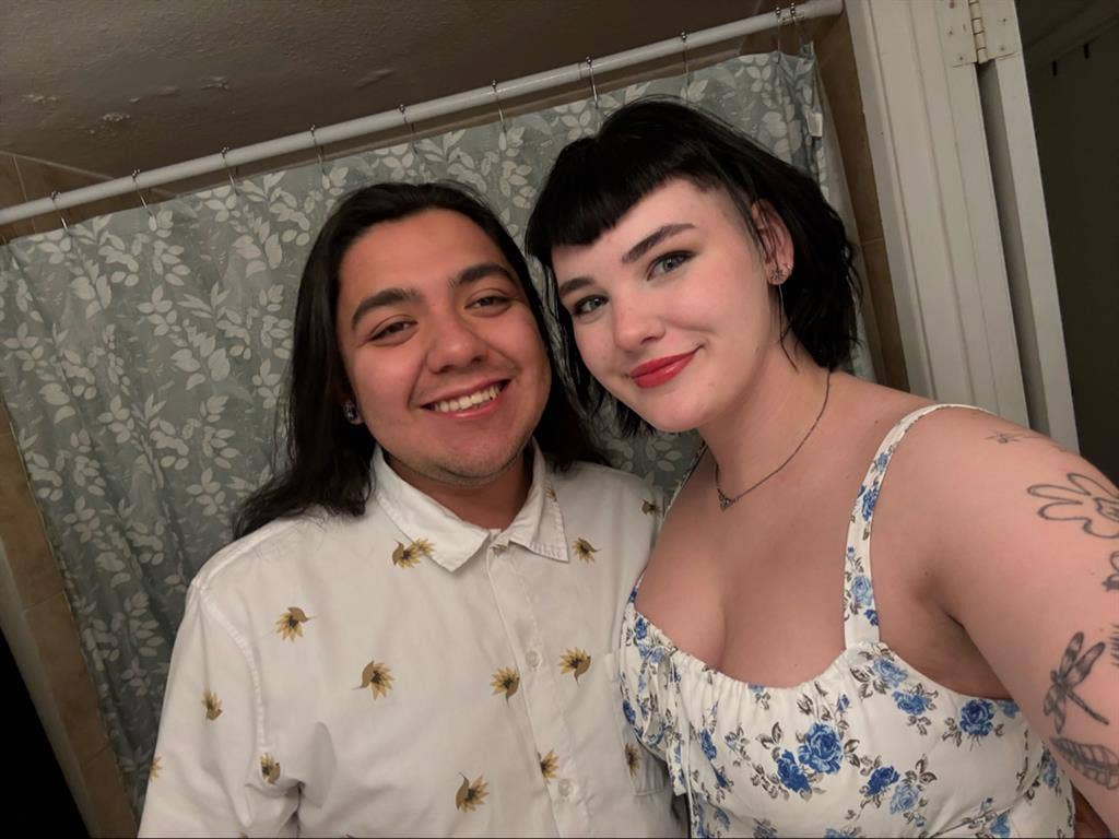 Looking for a roommate/room