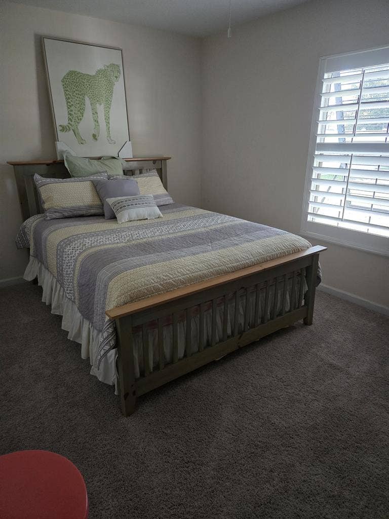 Beautiful 2 Room and bathroom.