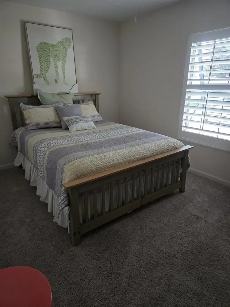 Beautiful 2 Room and bathroom.