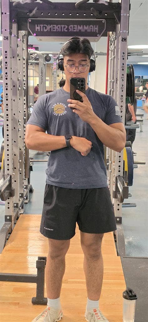 I'm looking to room with someone.