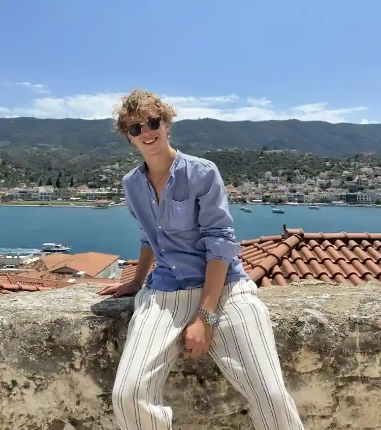 I have a friend looking for a place