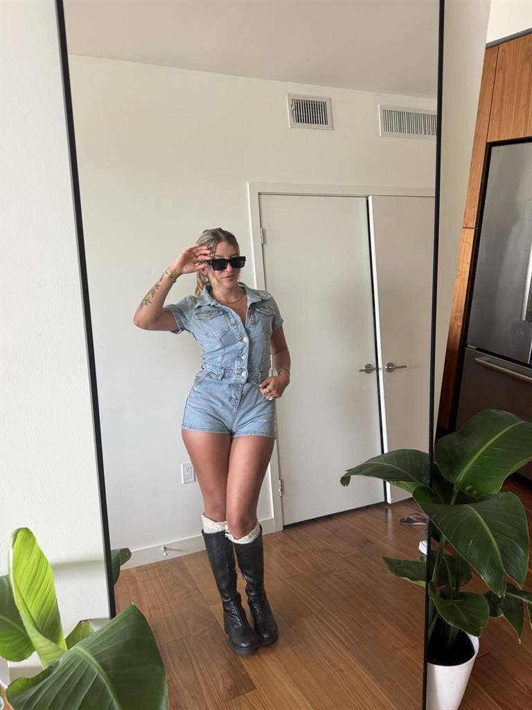 LOOKING FOR ROOMATE☺️