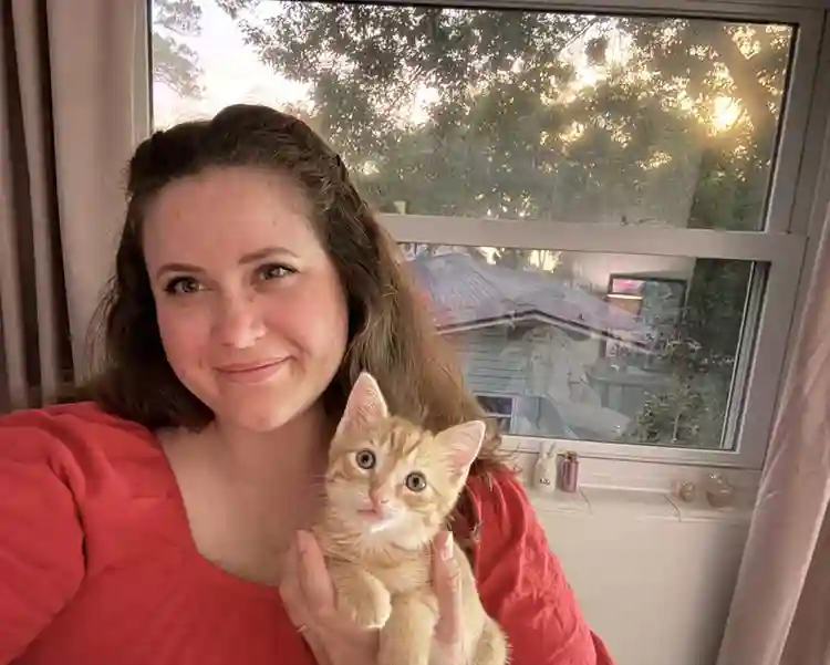 UNF Student with cute kitten!