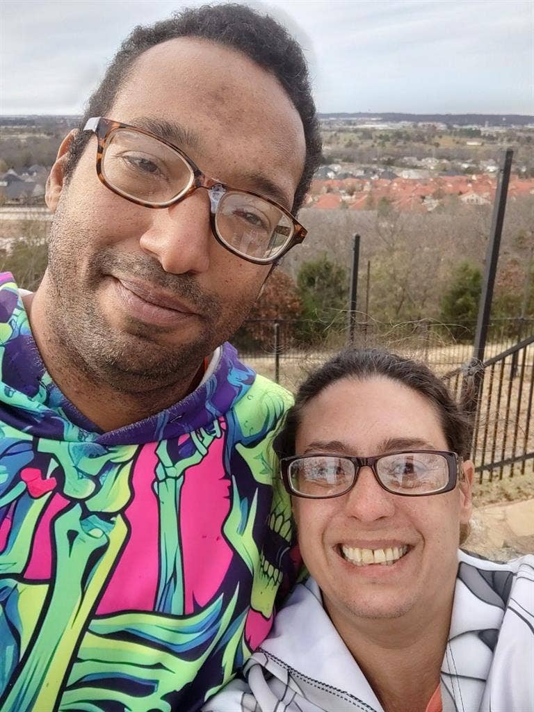 Looking for a room to rent couples