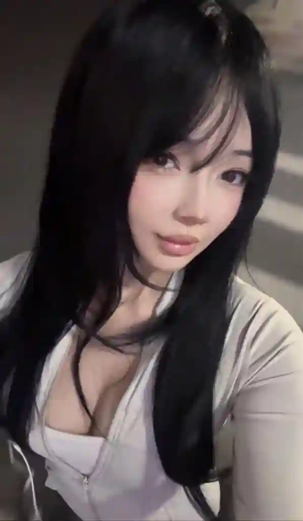 18F looking for a chill roomie