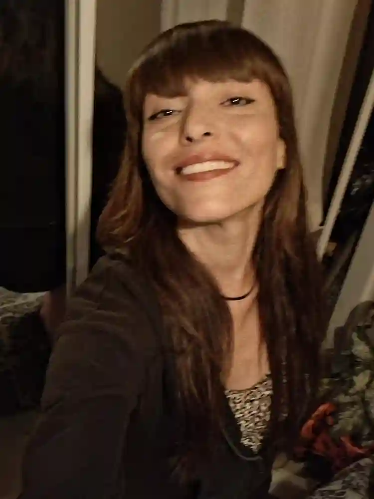 Single mom of 1 looking for a room