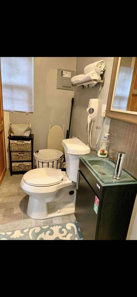 Peaceful Guesthouse For Rent!