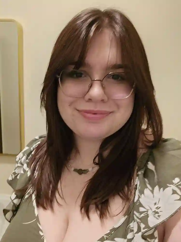 Looking for a place to live/roomate