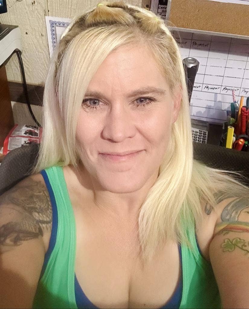 Sinlge 42 yr old business ownerr