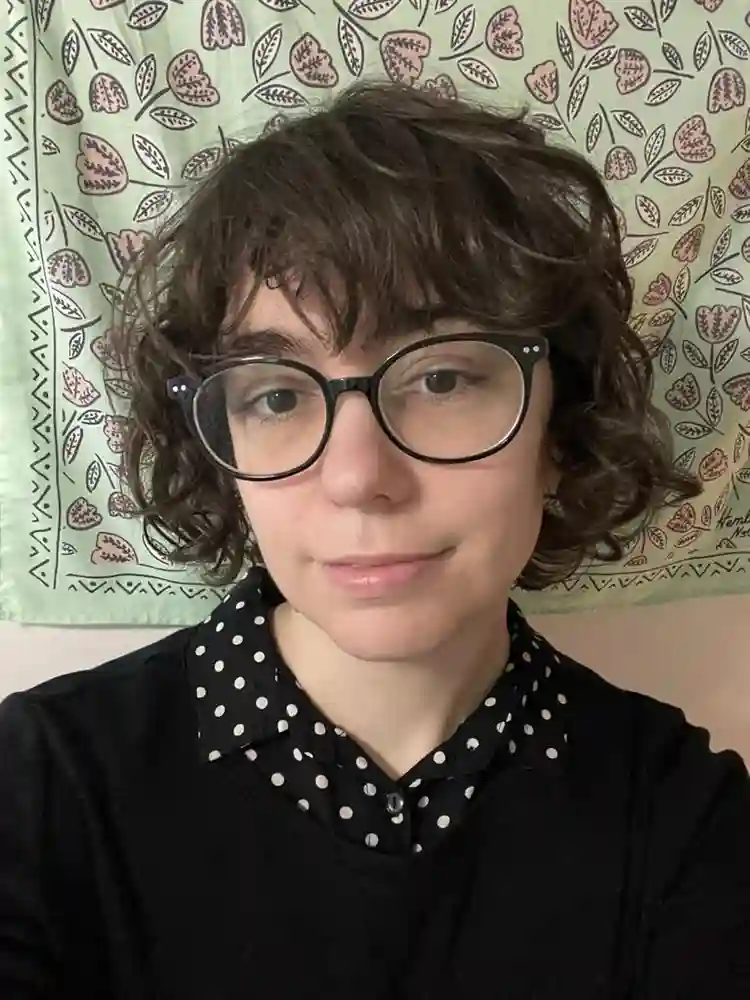 ISO 2-3 br house or apartment Dec 1