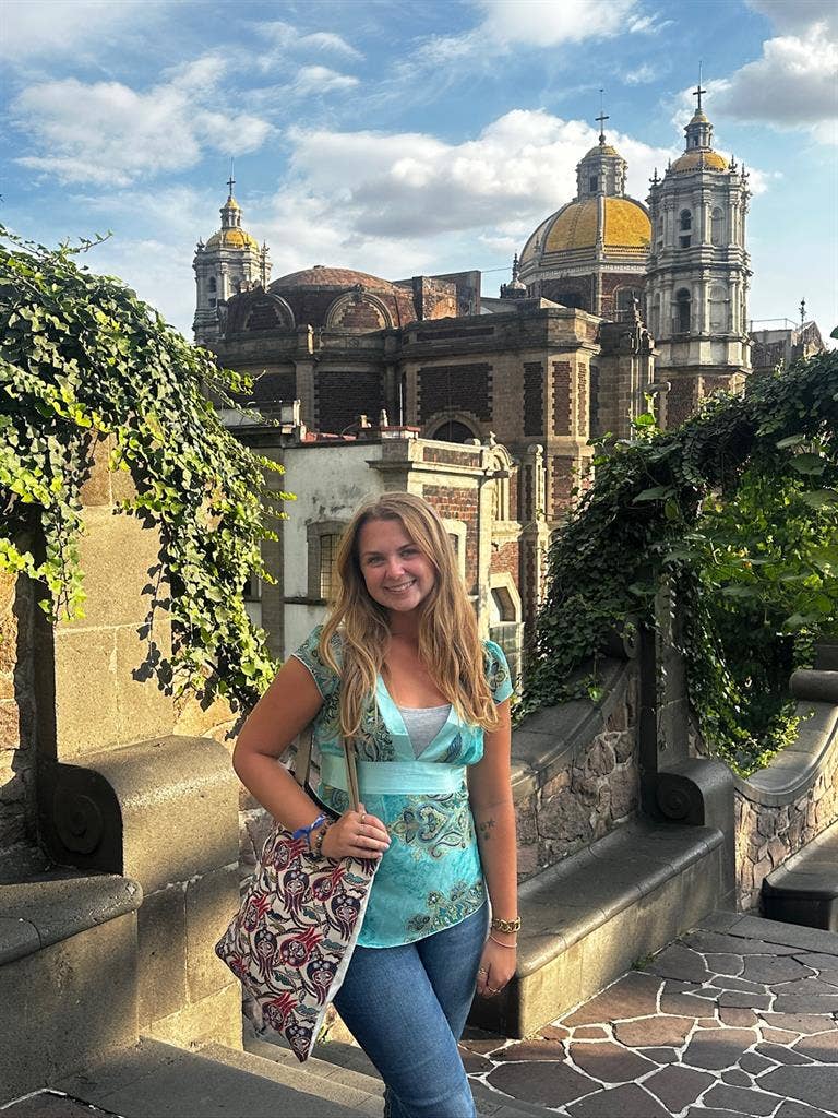 Looking for a roommate/ place