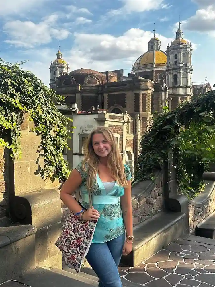 Looking for a roommate/ place