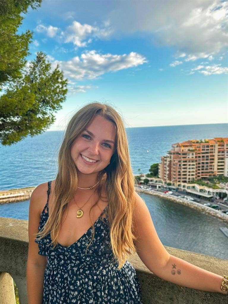 Looking for a roommate/ place