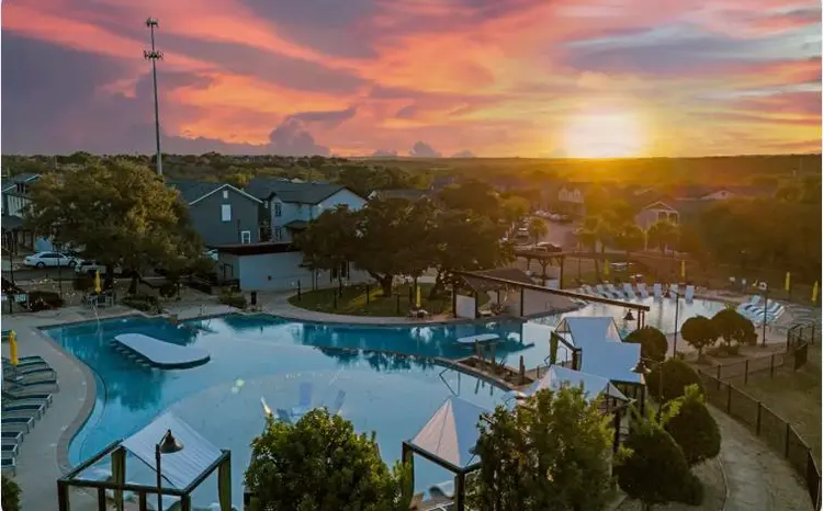 Relet at the Cottages San Marcos