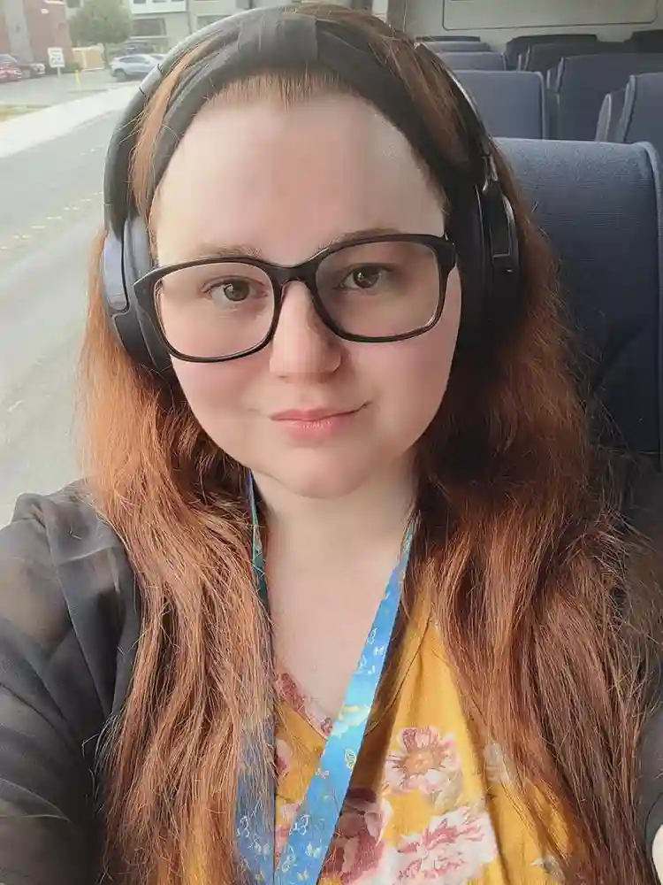 Mid twenties female w/ pets