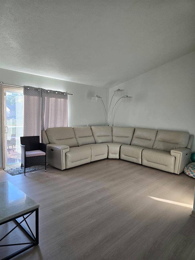Bedrooms for rent
