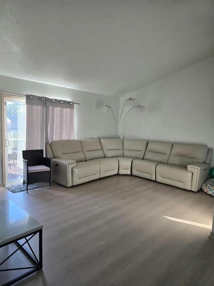 Bedrooms for rent