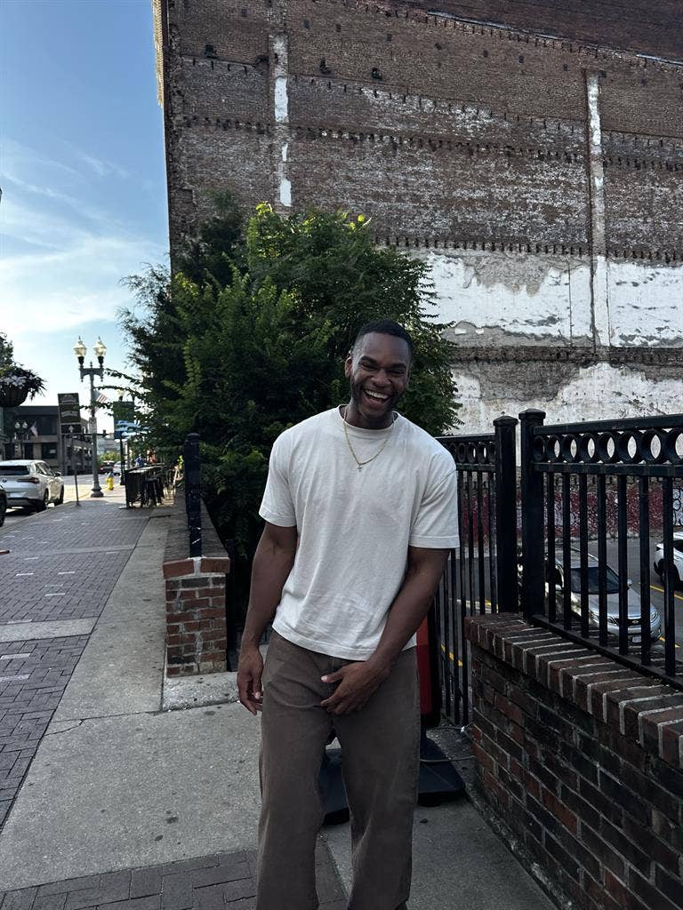 Looking for room to RENT $600-$800