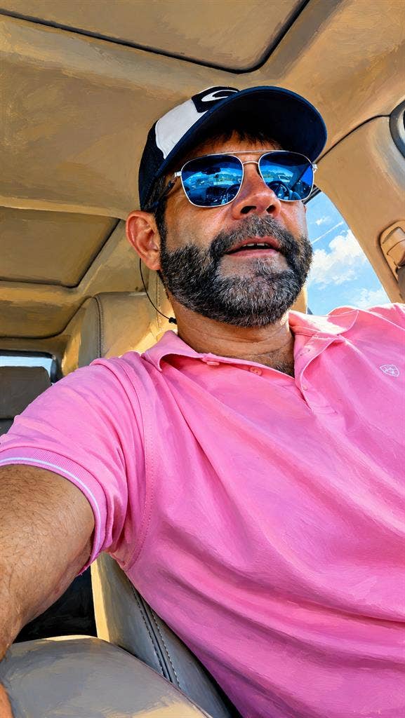 Professional working country guy!
