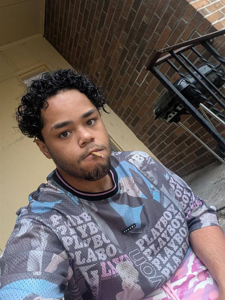 looking for a roommate