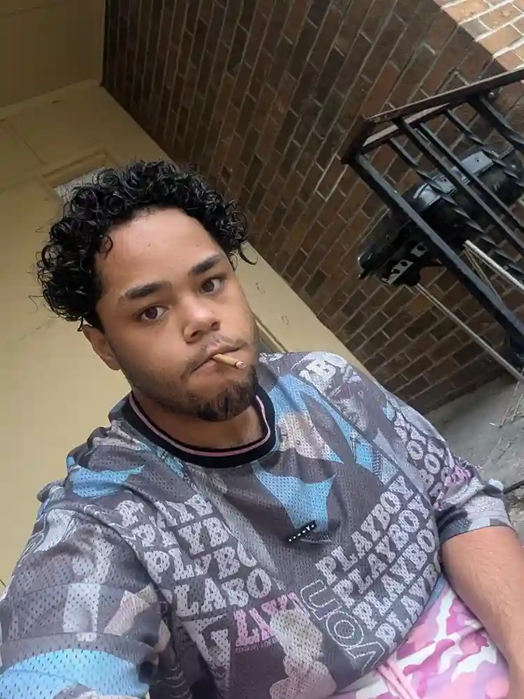 looking for a roommate